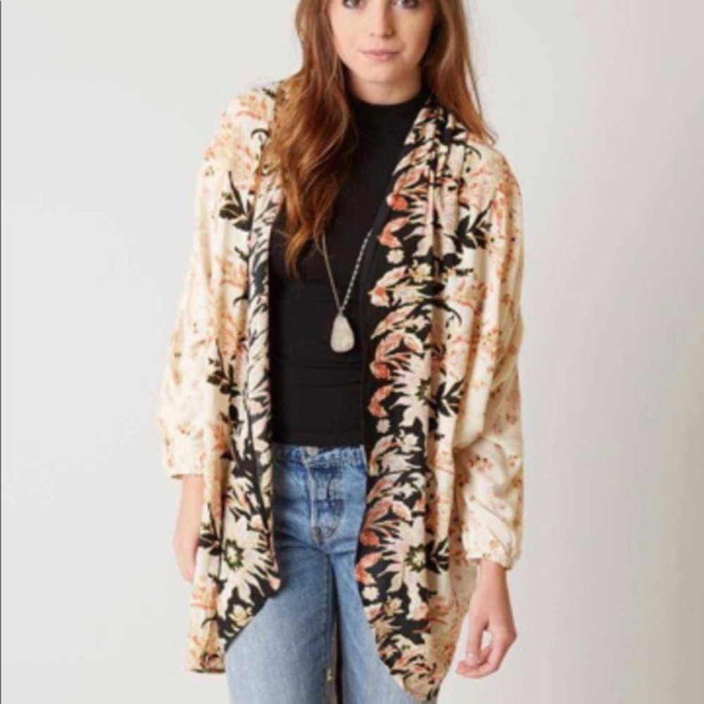 Billabong floral Kimono
